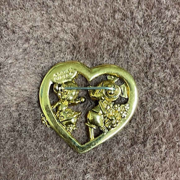 Napier for Disney brooch - Picture 4 of 4